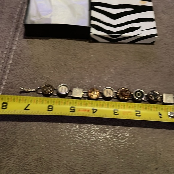 Recycled bracelet made from typewriter keys says honor - Picture 2 of 2